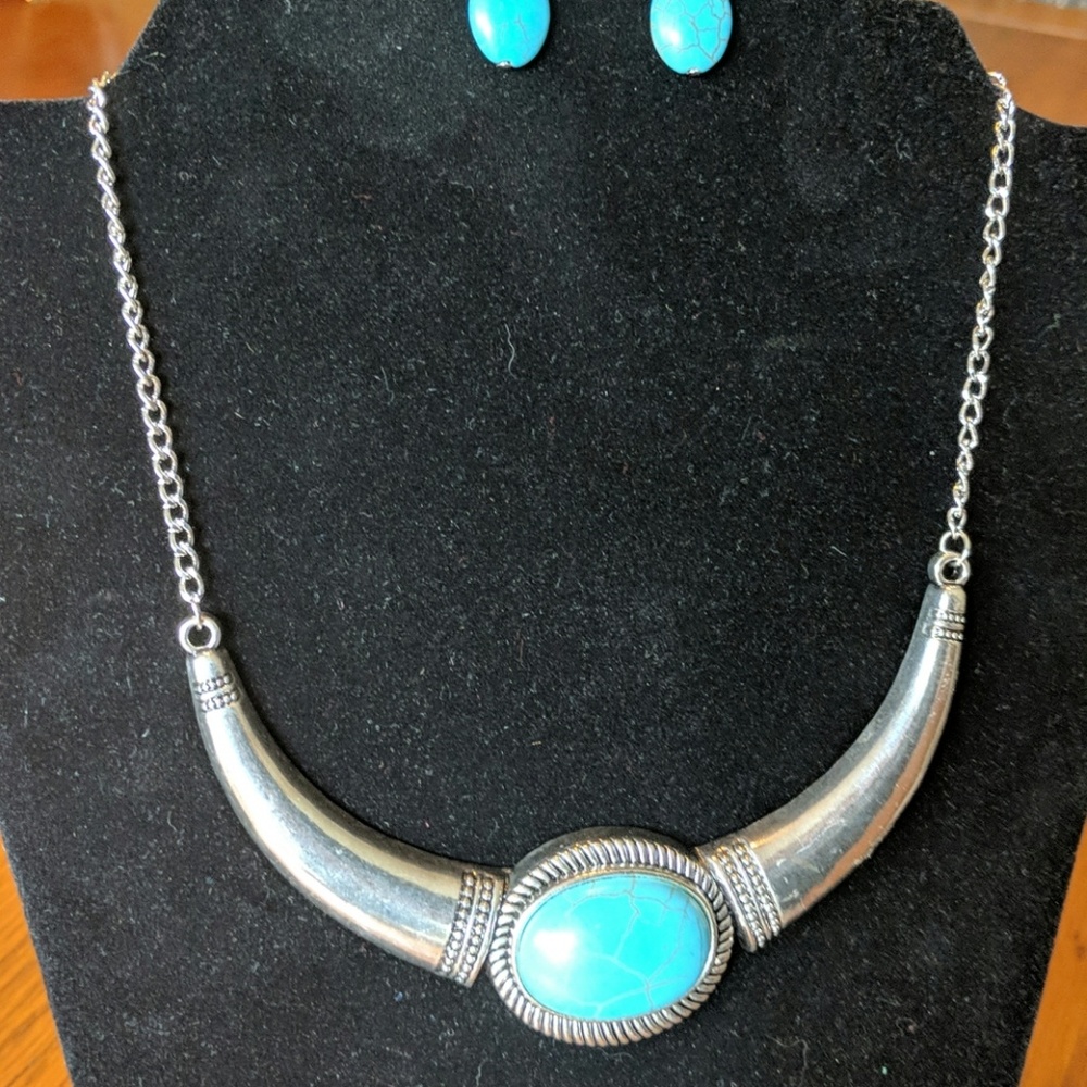 Jewelry - Picture 2 of 3